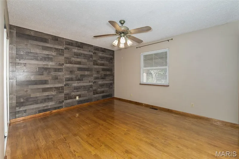 Primary bedroom — 357 Beaver Lake Drive, St Charles, MO 63303