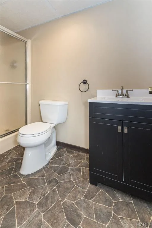 Lower level full bathroom — 357 Beaver Lake Drive, St Charles, MO 63303