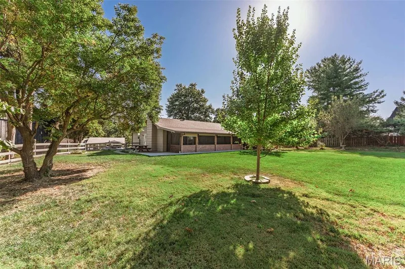 357 Beaver Lake Drive, St Charles, MO 63303 — listing photo 40 of 57
