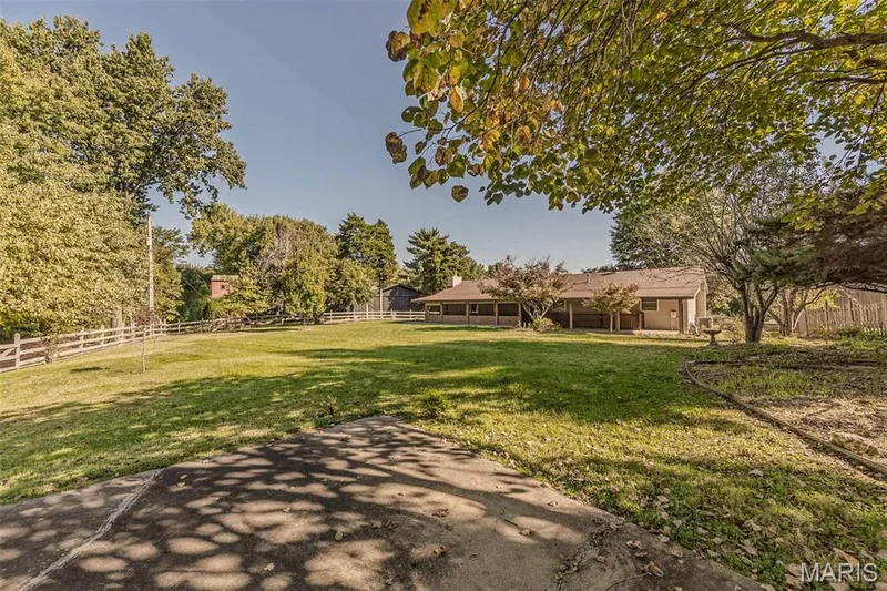357 Beaver Lake Drive, St Charles, MO 63303 — listing photo 42 of 57
