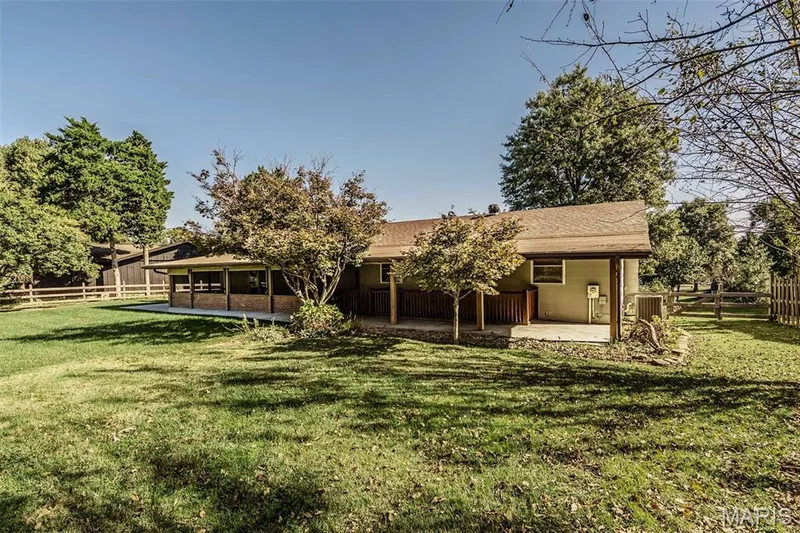 357 Beaver Lake Drive, St Charles, MO 63303 — listing photo 43 of 57
