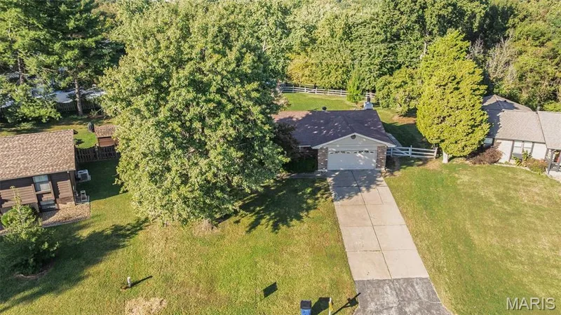 357 Beaver Lake Drive, St Charles, MO 63303 — listing photo 45 of 57