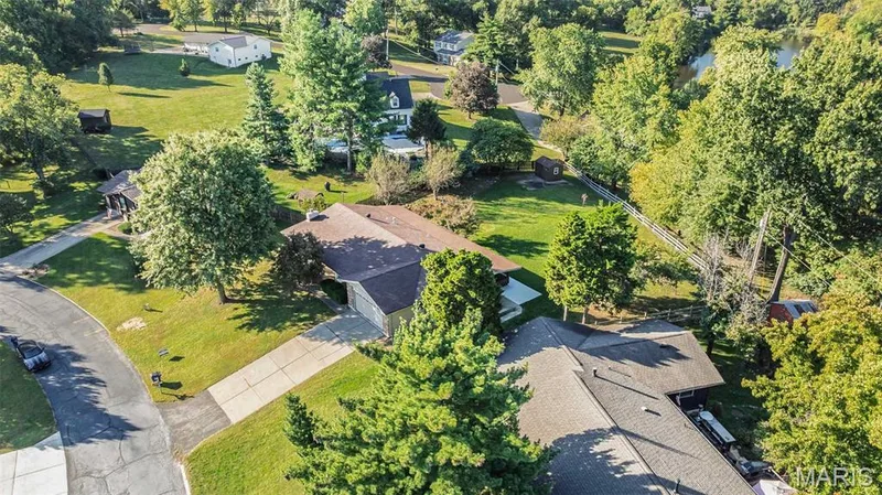 357 Beaver Lake Drive, St Charles, MO 63303 — listing photo 48 of 57