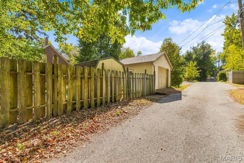 Alley access — 711 N 5th Street, St Charles, MO 63301