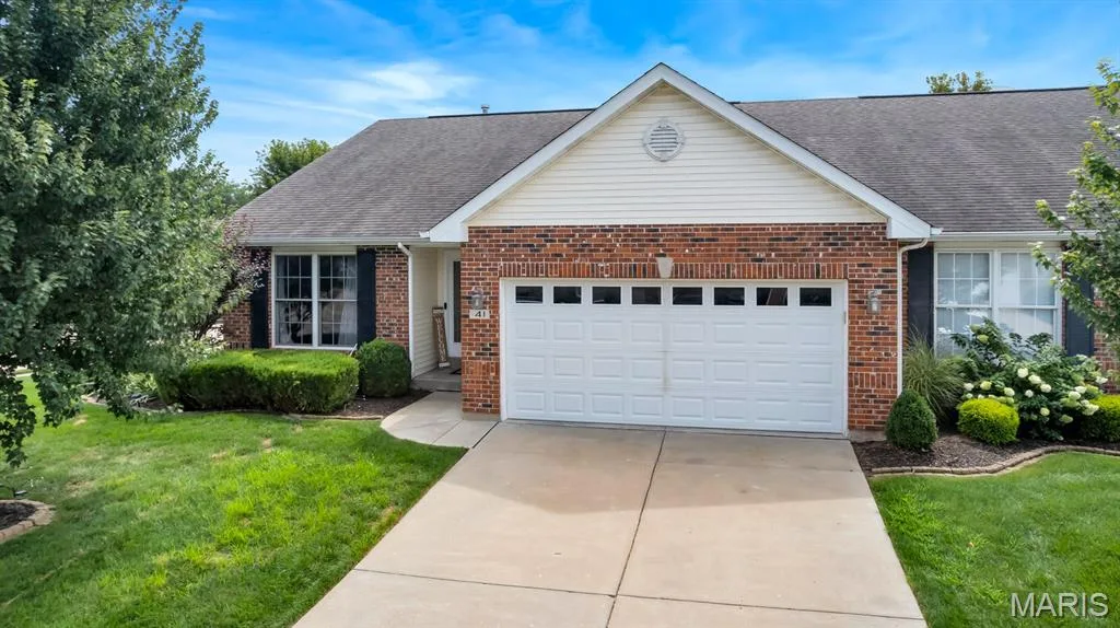 41 Huntgate Drive #12A, St Peters, MO 63376 — listing photo 1 of 30