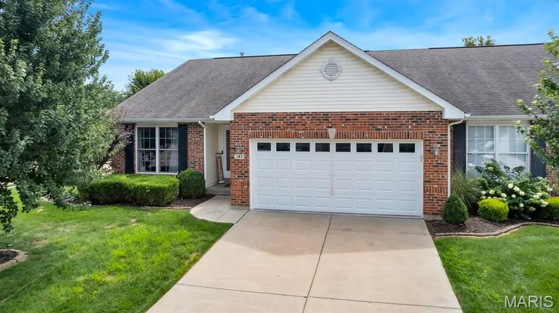 41 Huntgate Drive #12A, St Peters, MO 63376 — listing photo 1 of 30