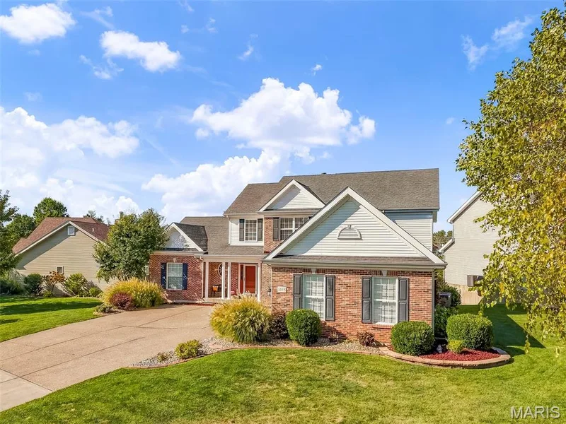 1015 Pearview Drive, St Peters, MO 63376 — listing photo 3 of 70