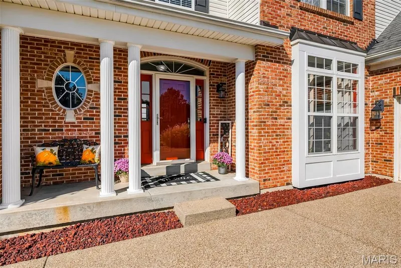 1015 Pearview Drive, St Peters, MO 63376 — listing photo 4 of 70