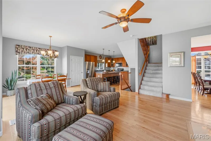 1015 Pearview Drive, St Peters, MO 63376 — listing photo 13 of 70