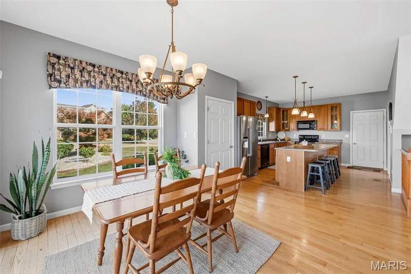 1015 Pearview Drive, St Peters, MO 63376 — listing photo 15 of 70