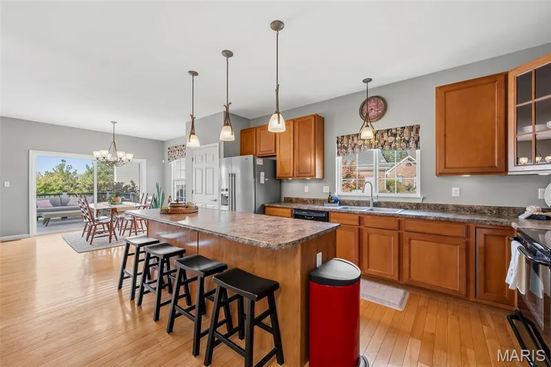 1015 Pearview Drive, St Peters, MO 63376 — listing photo 18 of 70