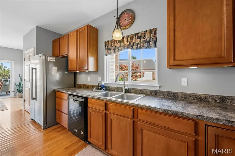 1015 Pearview Drive, St Peters, MO 63376 — listing photo 19 of 70