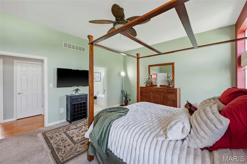 1015 Pearview Drive, St Peters, MO 63376 — listing photo 23 of 70
