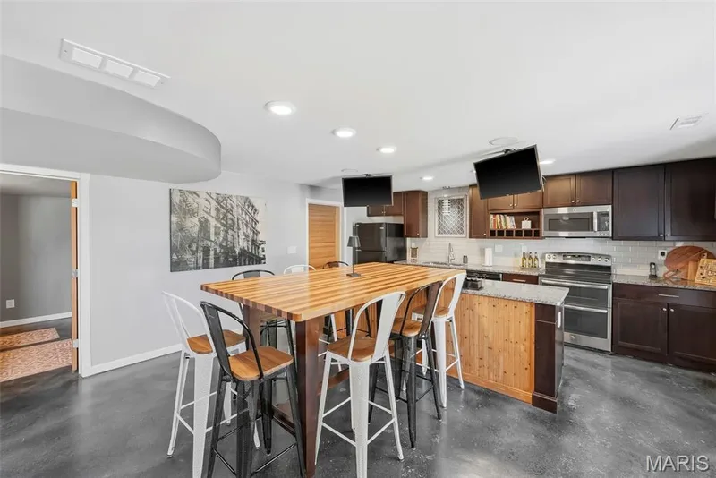BUTCHER BLOCK TABLE STAYS WITH HOUSE! — 1015 Pearview Drive, St Peters, MO 63376