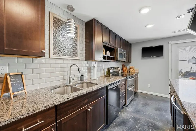 1015 Pearview Drive, St Peters, MO 63376 — listing photo 52 of 70