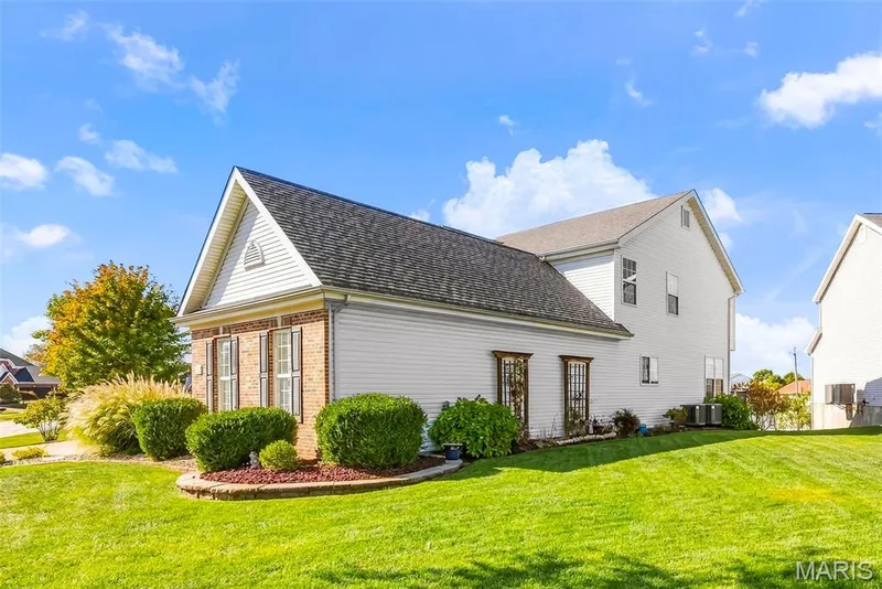 1015 Pearview Drive, St Peters, MO 63376 — listing photo 66 of 70