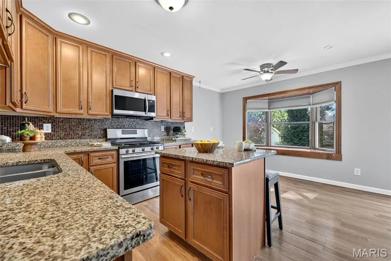 17 Savoy Drive, Lake St. Louis, MO 63367 — listing photo 13 of 41