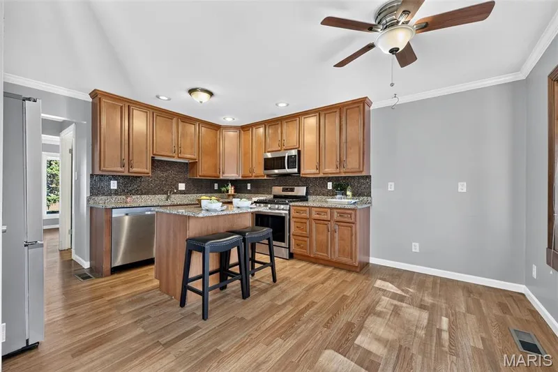 17 Savoy Drive, Lake St. Louis, MO 63367 — listing photo 14 of 41