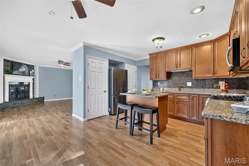 17 Savoy Drive, Lake St. Louis, MO 63367 — listing photo 15 of 41