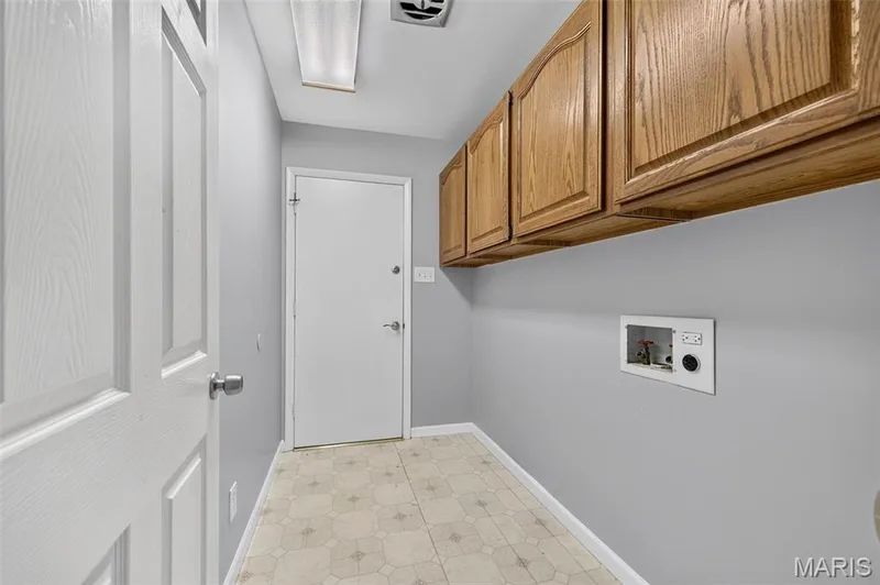 Main Floor Laundry — 17 Savoy Drive, Lake St. Louis, MO 63367