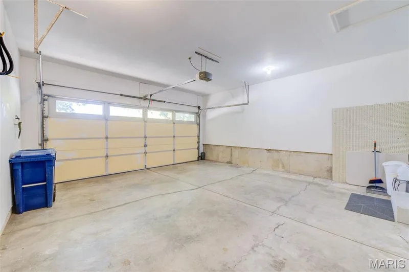 2 Car Garage — 2902 Oakmont Drive #18B, St Charles, MO 63301