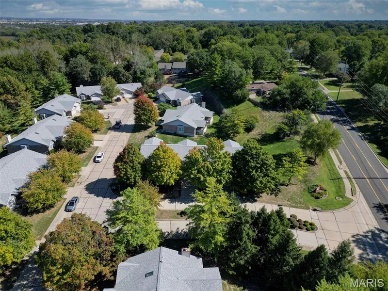Oakmont is a small, quiet, yet convenient community of St. Charles — 2902 Oakmont Drive #18B, St Charles, MO 63301