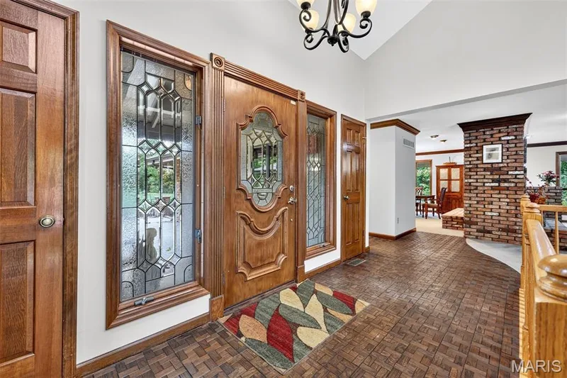 56 Chesterfield Lakes Road, Chesterfield, MO 63005 — listing photo 7 of 59