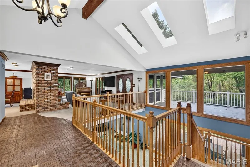 56 Chesterfield Lakes Road, Chesterfield, MO 63005 — listing photo 8 of 59