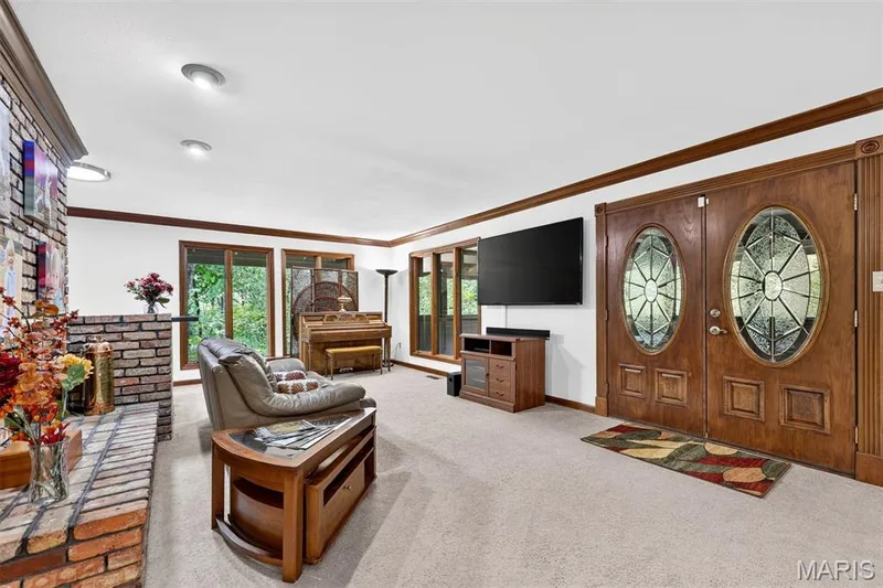 56 Chesterfield Lakes Road, Chesterfield, MO 63005 — listing photo 10 of 59