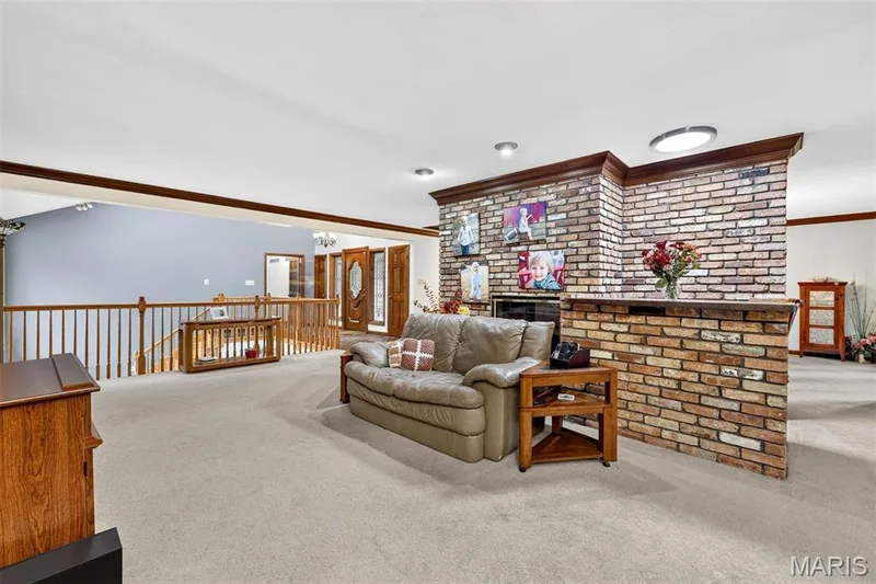 56 Chesterfield Lakes Road, Chesterfield, MO 63005 — listing photo 12 of 59