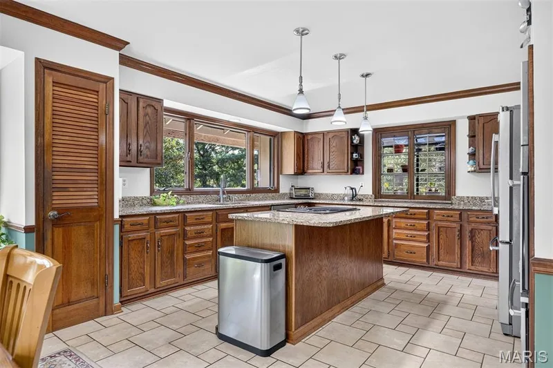 56 Chesterfield Lakes Road, Chesterfield, MO 63005 — listing photo 18 of 59