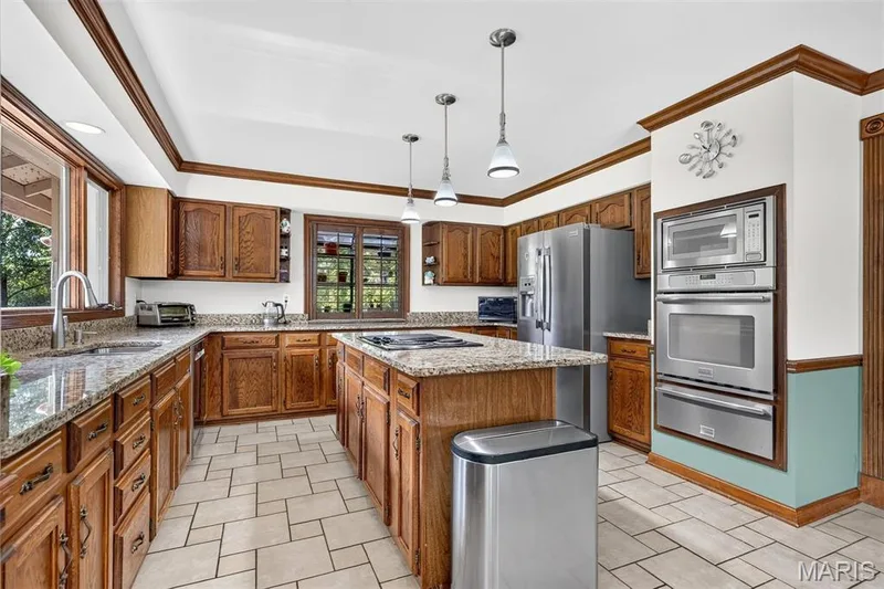56 Chesterfield Lakes Road, Chesterfield, MO 63005 — listing photo 21 of 59