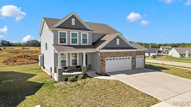 335 Valley Bluff Drive, Wentzville, MO 63385 — listing photo 4 of 56