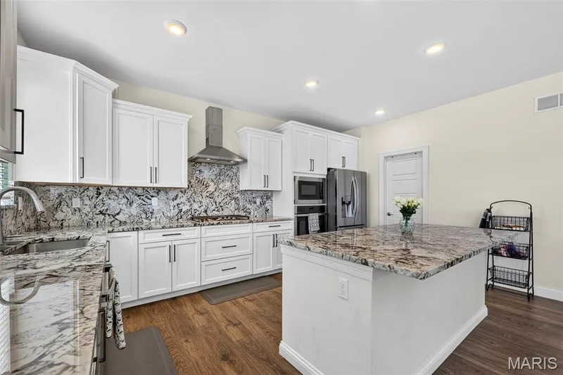 335 Valley Bluff Drive, Wentzville, MO 63385 — listing photo 23 of 56