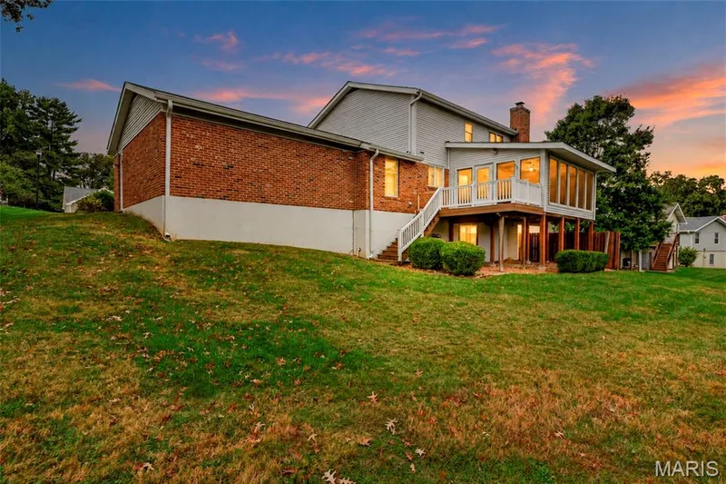 1922 Buckington Drive, Chesterfield, MO 63017 — listing photo 3 of 55