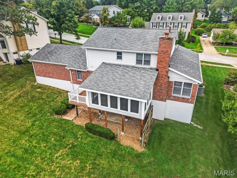 1922 Buckington Drive, Chesterfield, MO 63017 — listing photo 6 of 55
