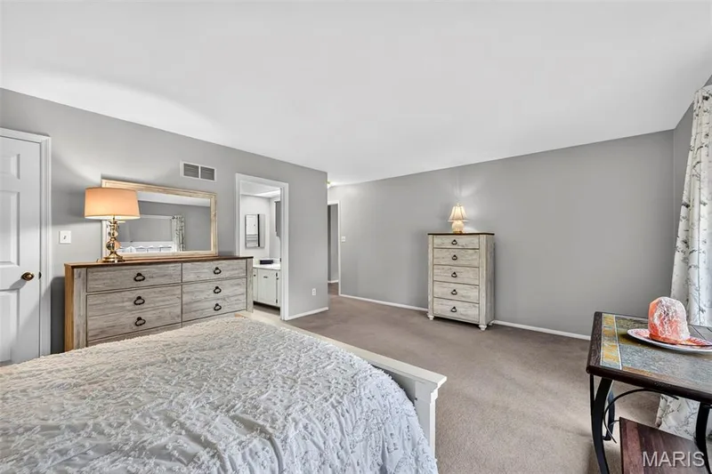 1922 Buckington Drive, Chesterfield, MO 63017 — listing photo 18 of 55