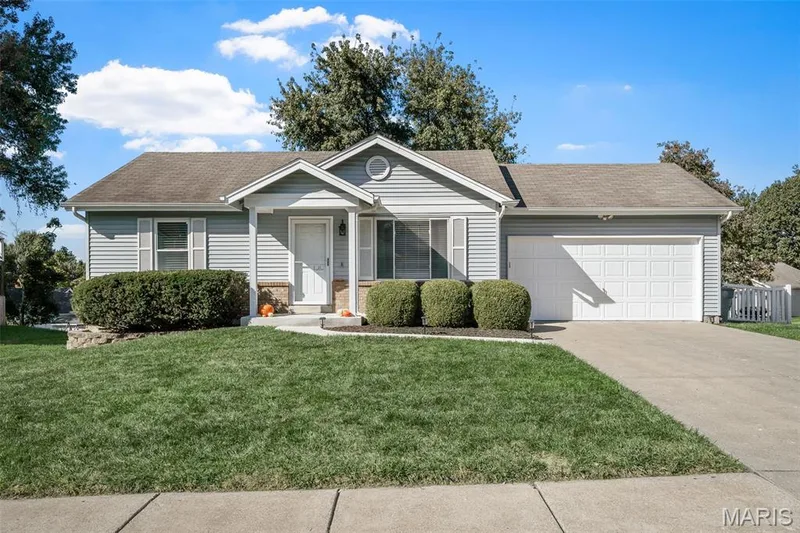 11 Mallard Pointe Drive, O'Fallon, MO 63368 — listing photo 2 of 45
