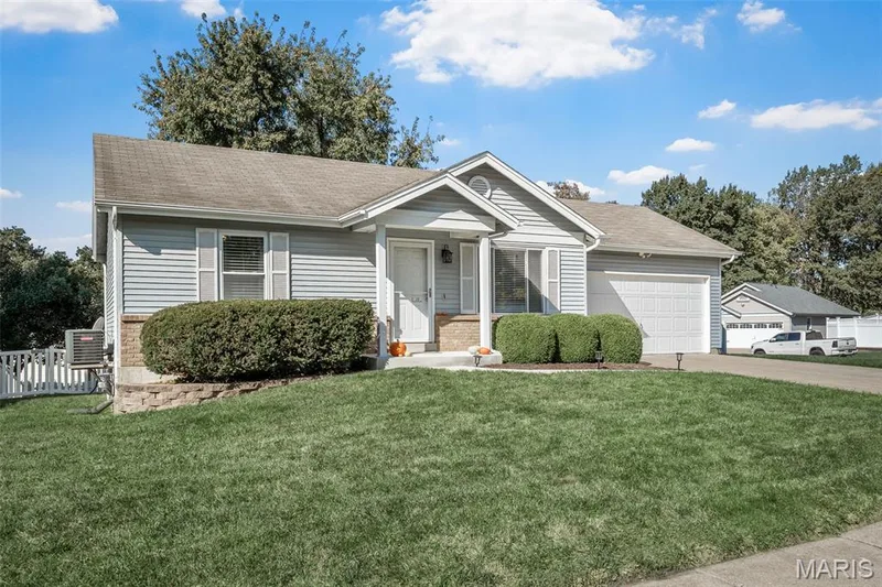 11 Mallard Pointe Drive, O'Fallon, MO 63368 — listing photo 3 of 45