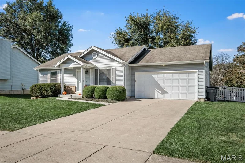 11 Mallard Pointe Drive, O'Fallon, MO 63368 — listing photo 4 of 45