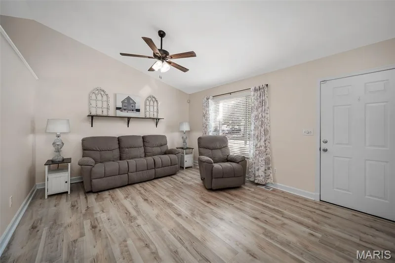 11 Mallard Pointe Drive, O'Fallon, MO 63368 — listing photo 7 of 45