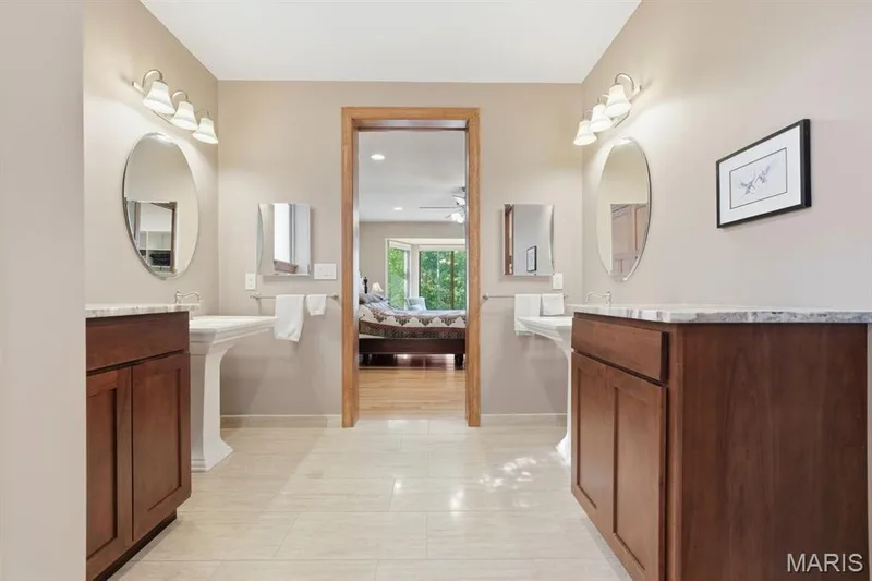 Luxurious Primary en suite with walk in closet — 117 Trail Creek Court, St Charles, MO 63304
