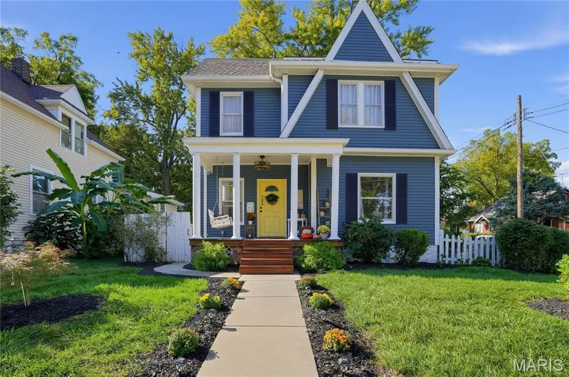 735 Jefferson Street, St Charles, MO 63301 — listing photo 2 of 34