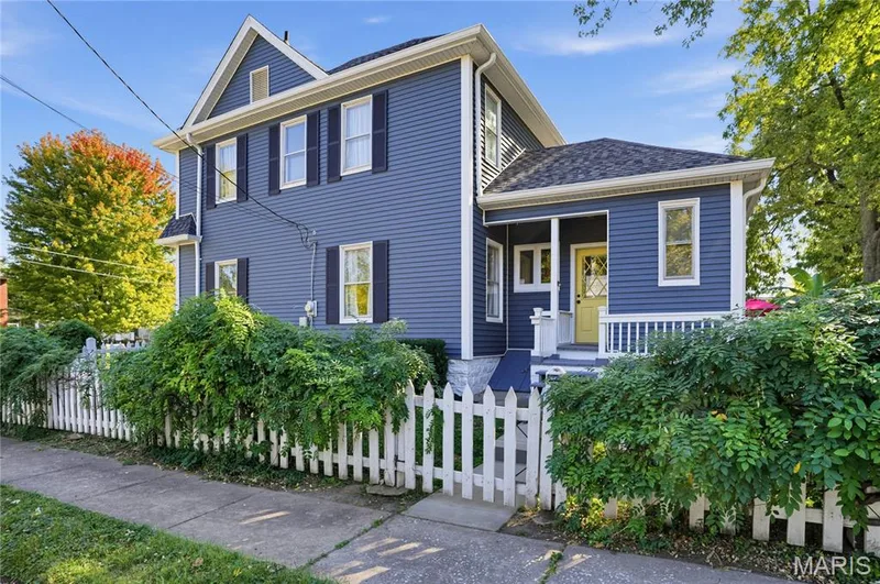 735 Jefferson Street, St Charles, MO 63301 — listing photo 10 of 34