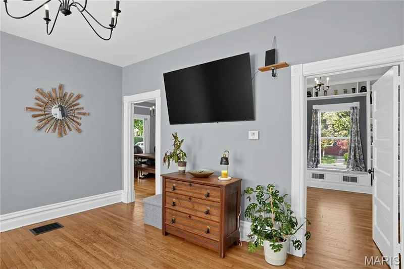735 Jefferson Street, St Charles, MO 63301 — listing photo 19 of 34