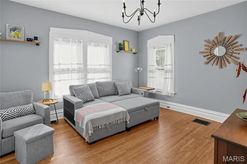 735 Jefferson Street, St Charles, MO 63301 — listing photo 26 of 34