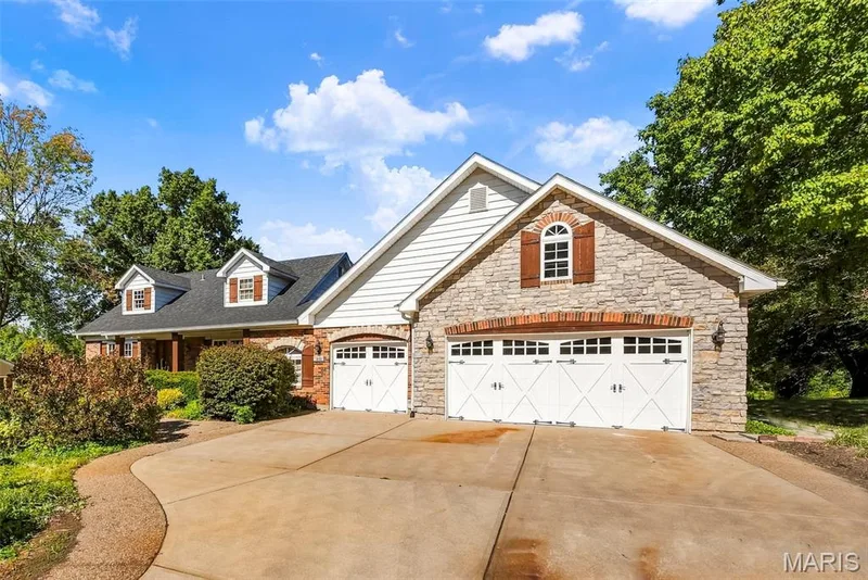 3029 Rockwood Trail, St Charles, MO 63303 — listing photo 3 of 66