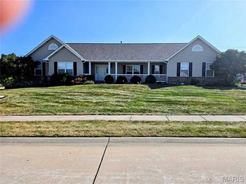 1062 Highland Estates Drive, Wentzville, MO — listing photo 1