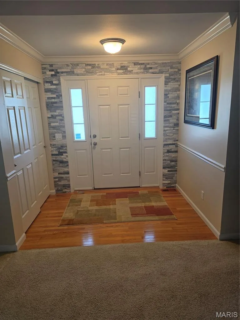 FRONT EMTRE — 1062 Highland Estates Drive, Wentzville, MO 63385