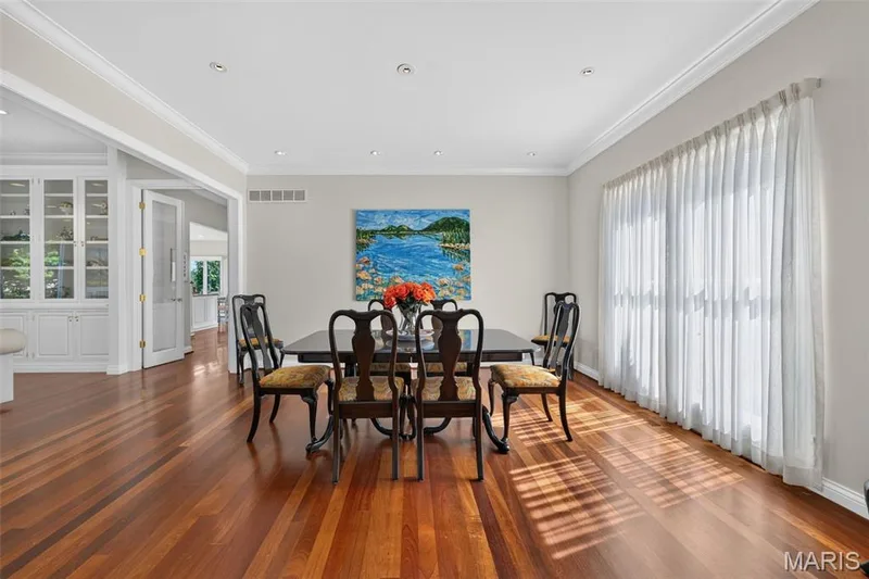 Formal dining r4oom — 33 Moorings Drive, Lake St. Louis, MO 63367